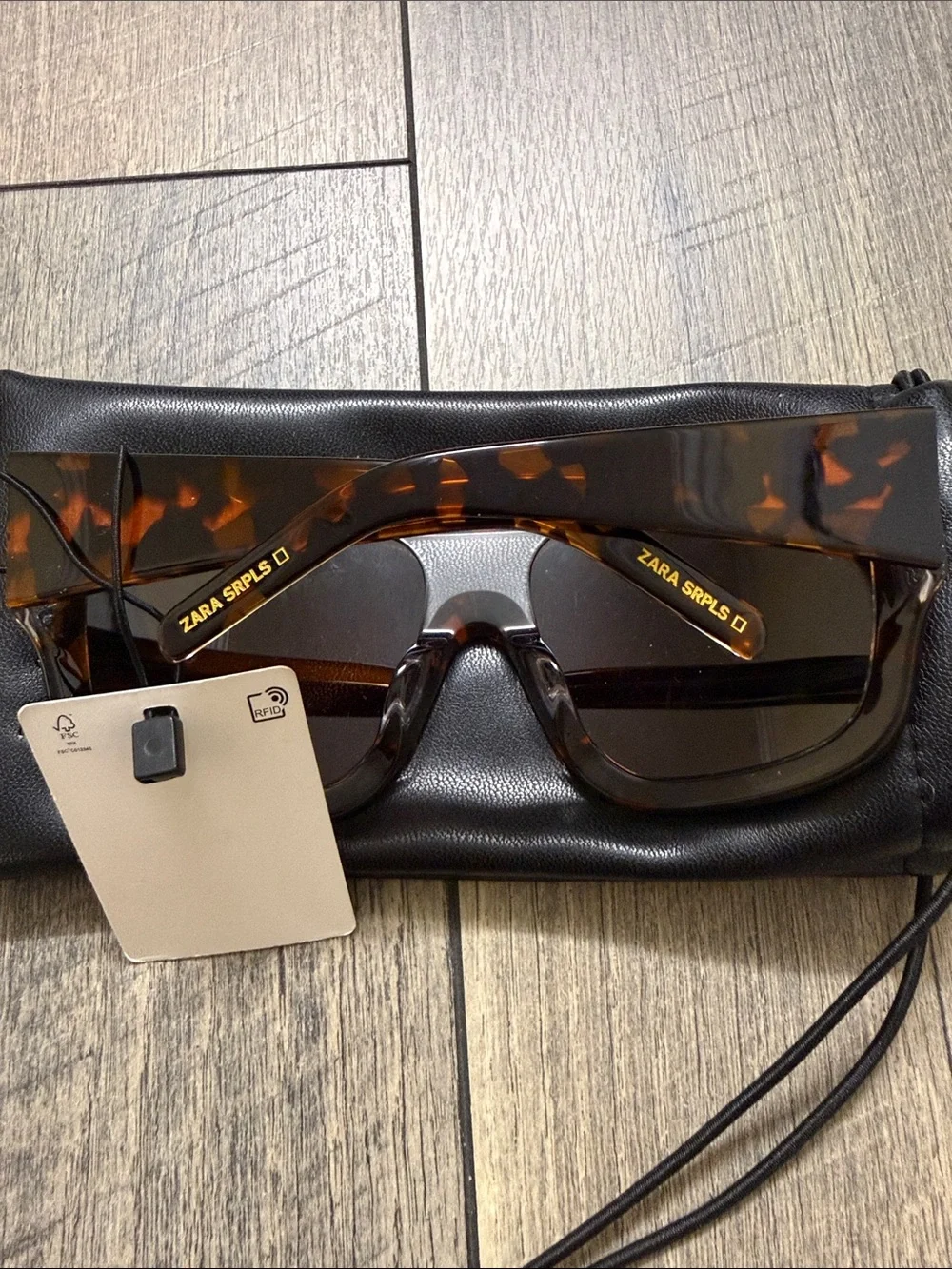 Zara bold shield
